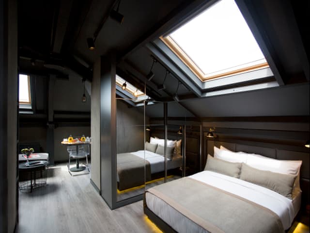 Corner Suite with Terrace