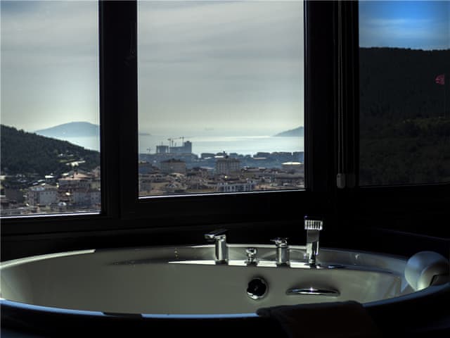 Corner Suite with Sea view