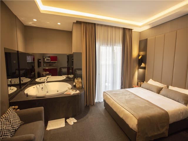 Junior Jacuzzi Suite