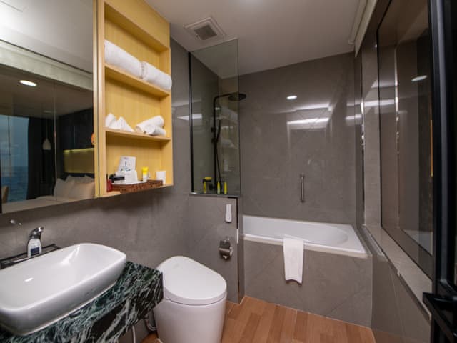 Superior Oda (Deniz manzaralı)