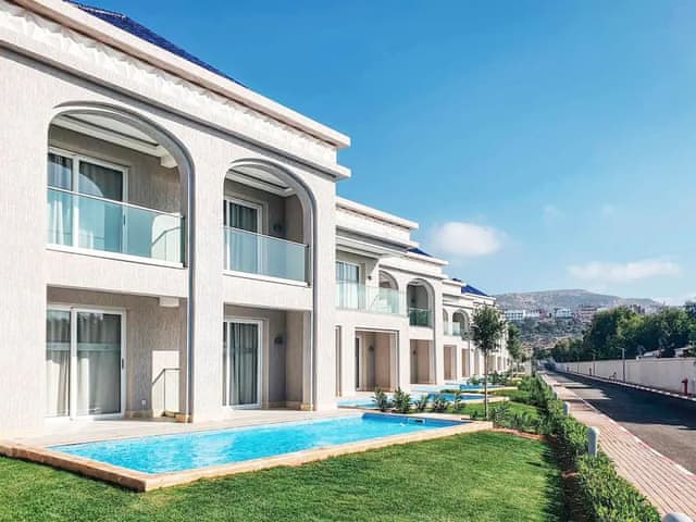 Garden view with relaxing pool