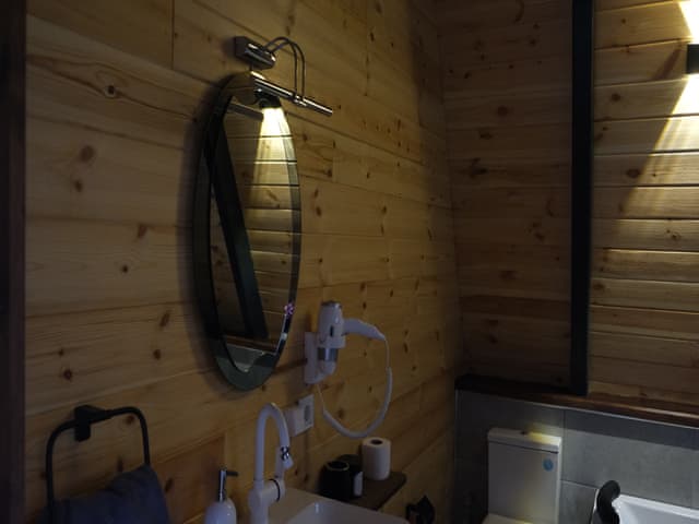 2-MONİ - BOUTIQUE BUNGALOW WITH JACUZZI AND GARDEN