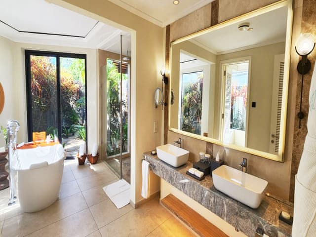 Presidential Suite (Pool Villa)