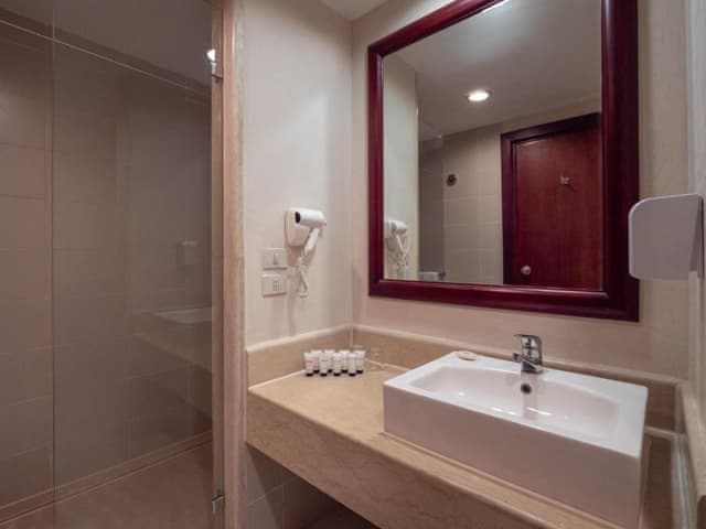 Premium Room - Side Pool View