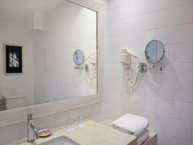 Delüks İki Yataklı Oda