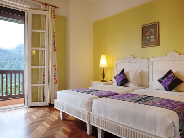 One Bedroom Suite with Twin Beds