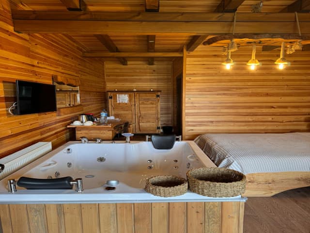 Jakuzili Delüks Oda