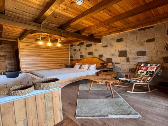 Jakuzili Delüks Oda