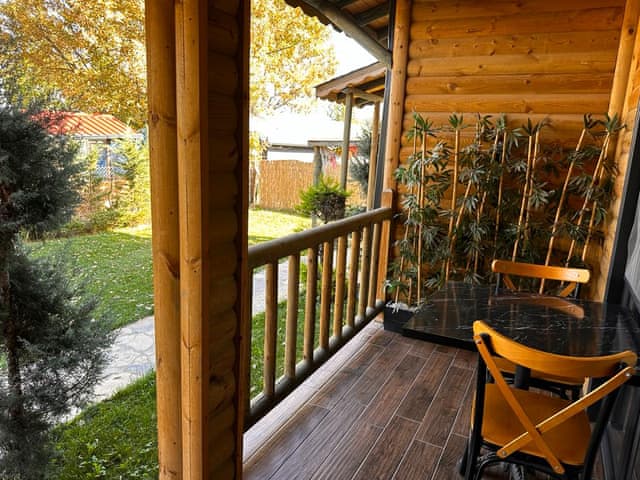 Jakuzili Delüks Oda