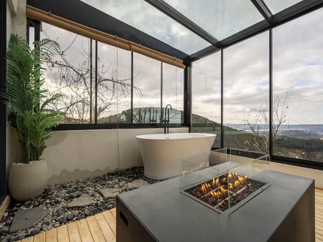 Vip Dlx Sky With Bathtub 7