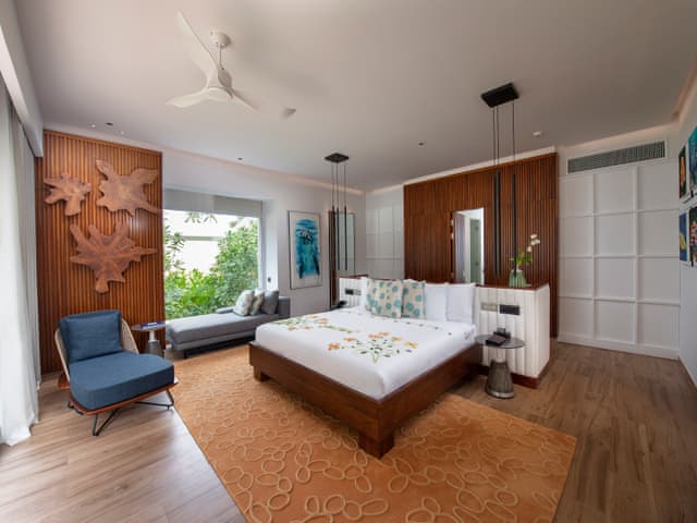 Yüzme Havuzlu Bahçeli Villa