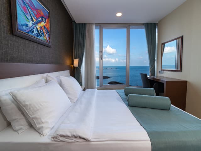 Delüks Oda (Deniz manzaralı)