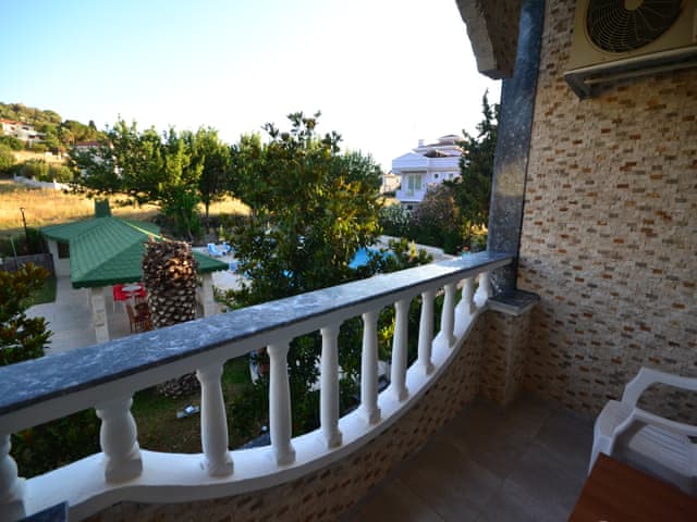 Standart Oda (Havuz manzaralı)