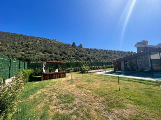 Superior Villa (Korunaklı)