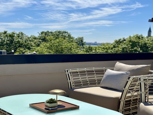 Deluxe Suite, Terrace