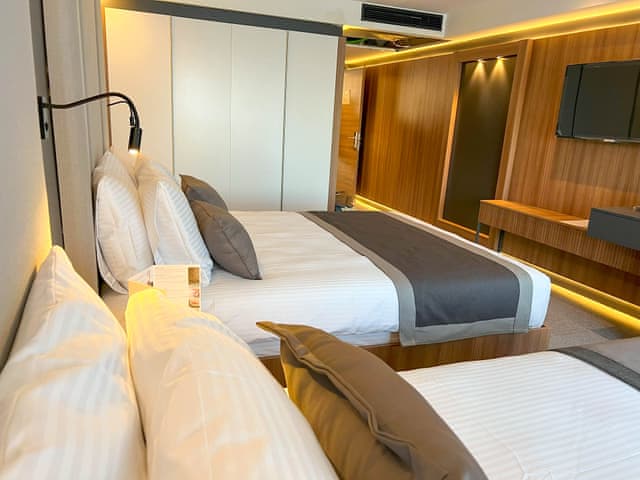 Superior Oda (Deniz manzaralı)