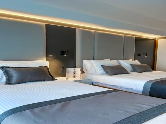 Superior Oda (Deniz manzaralı)