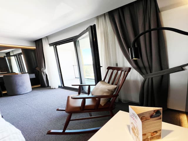 Deluxe Sea View Room
