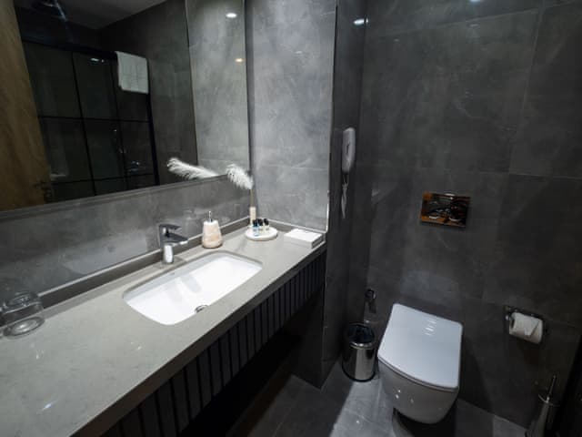 Delüks Üç Kişilik Oda