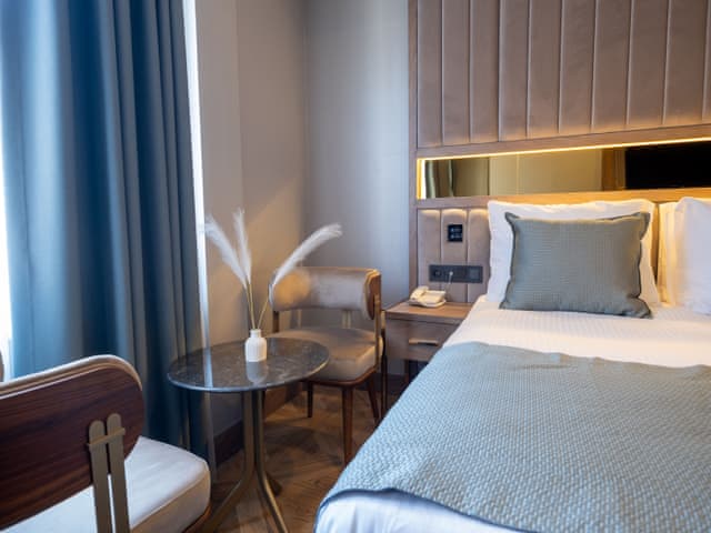 Delüks Üç Kişilik Oda