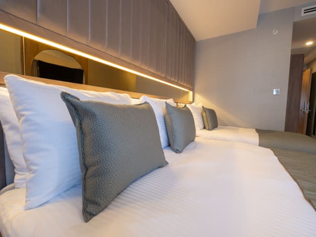 Delüks Üç Kişilik Oda