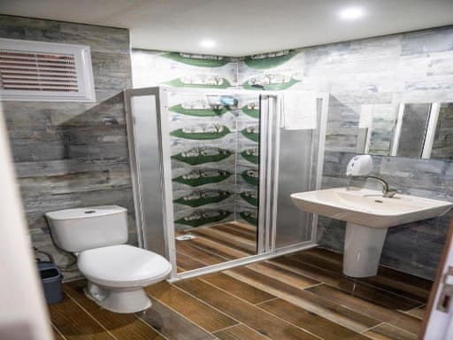 Standard Room (Bath)