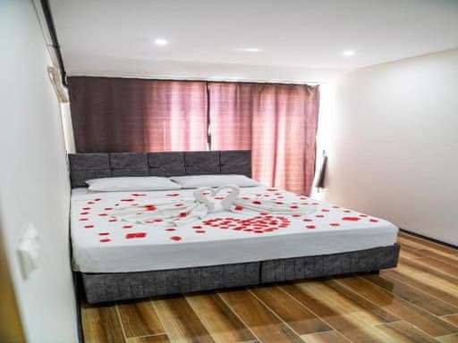 Standard Room (Bath)