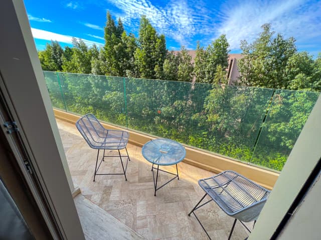 Junior Süit (Balkonlu)