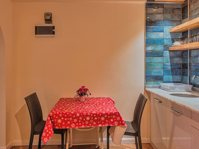 Havuz Manzaralı Oda