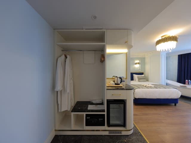 Executive Room Bosphorus View, Bathtub