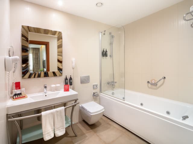 Süit (Deniz manzaralı)