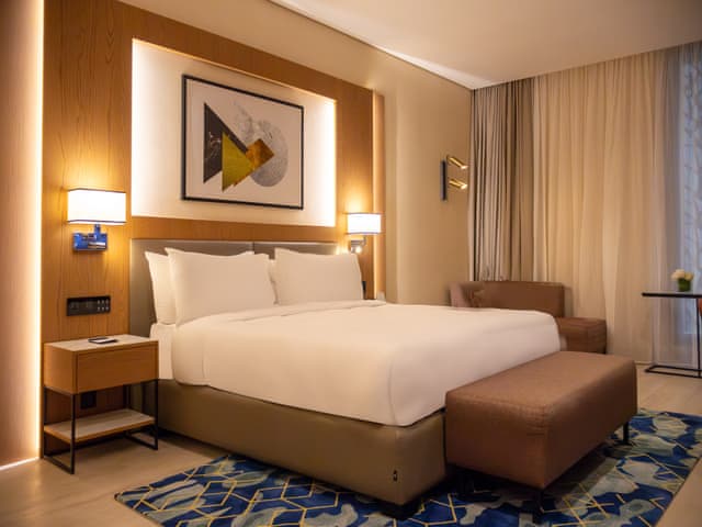 Superior Room with One King Bed