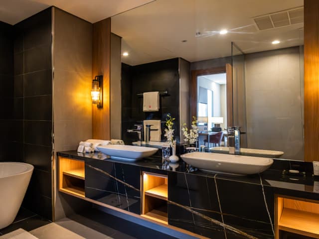 Executive Suite with One King Bed