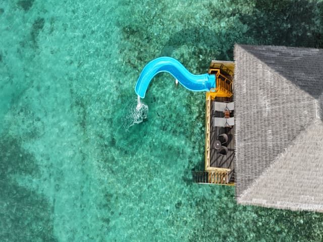 Lagoon Suite with Slide