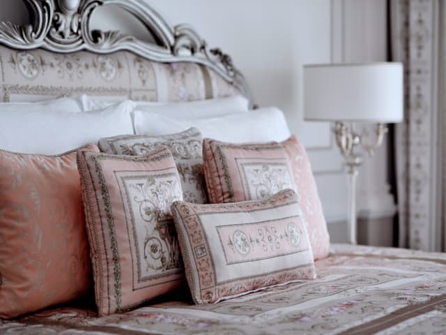 Deluxe Versace City View Room