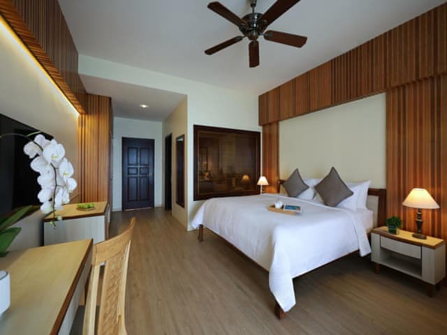 Premier Chalet (On Water)