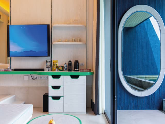 Yaya Pool Suite Ocean View