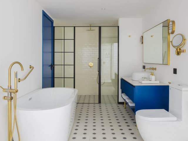 Plajda Deluxe Gün Batımı Manzaralı Havuzlu Villa