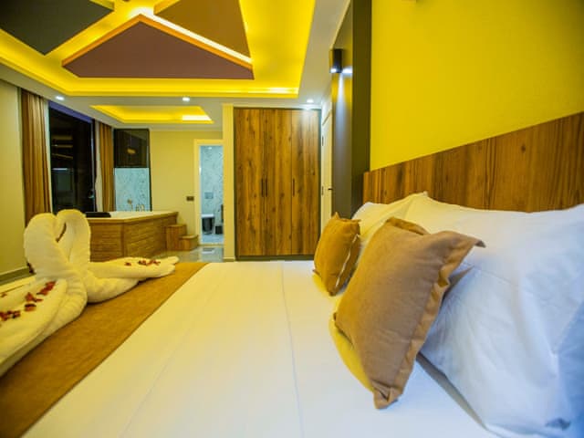 Havuzlu 3 yatak odalı Villa