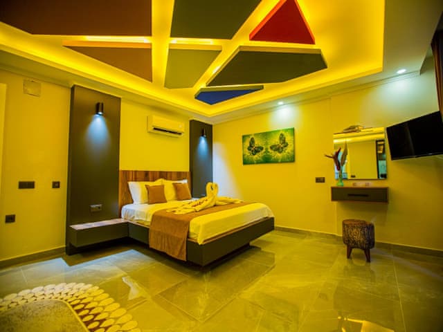 Havuzlu 3 yatak odalı Villa