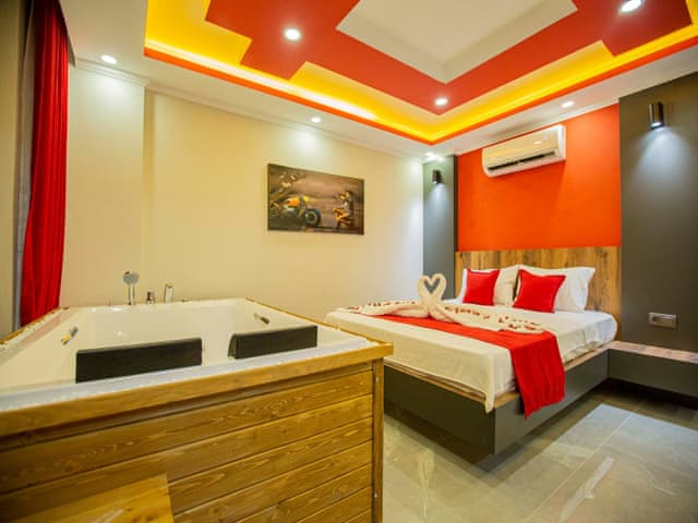 Havuzlu 3 yatak odalı Villa