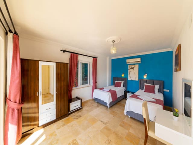 Havuzlu 3 yatak odalı Villa