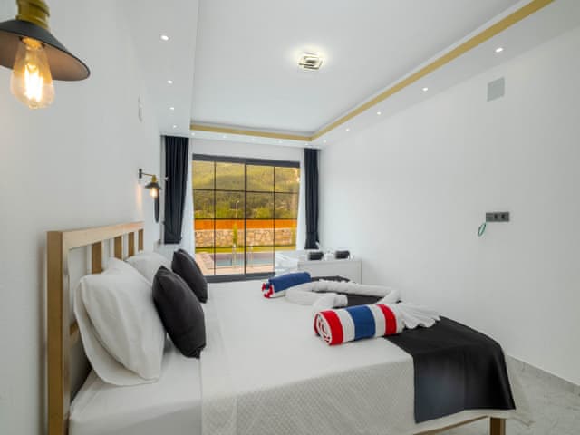 Havuzlu 3 yatak odalı Villa