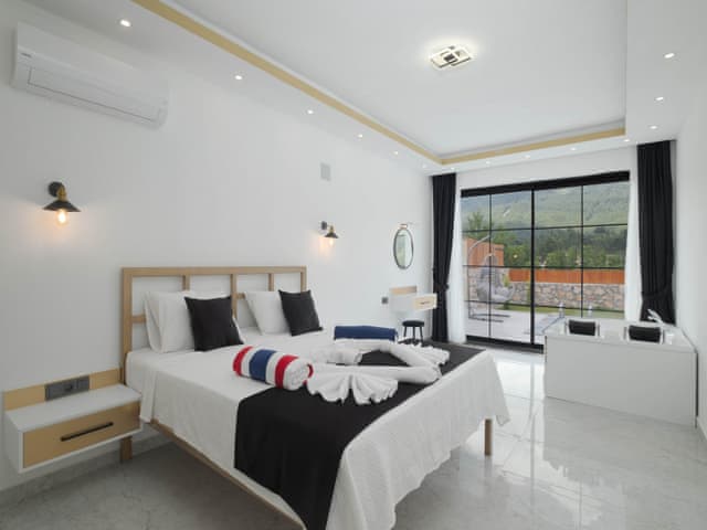 Havuzlu 3 yatak odalı Villa