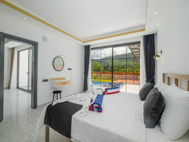 Havuzlu 3 yatak odalı Villa