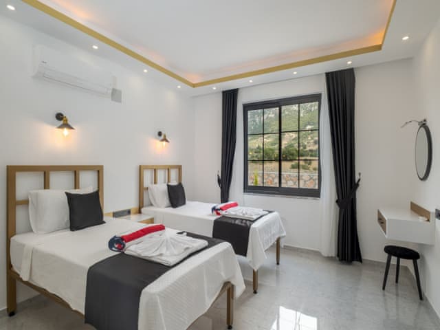 Havuzlu 3 yatak odalı Villa