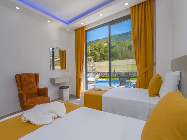 Havuzlu 2 yatak odalı Villa