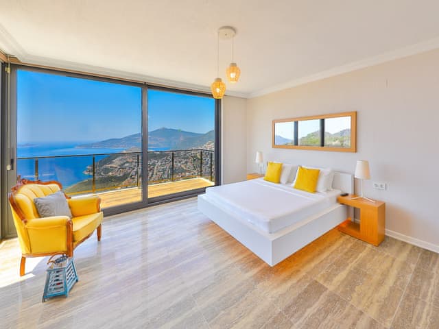 Havuzlu 3 yatak odalı Villa