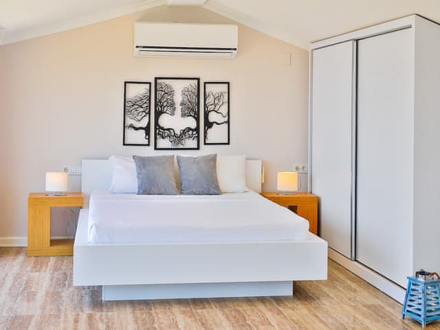 Havuzlu 3 yatak odalı Villa