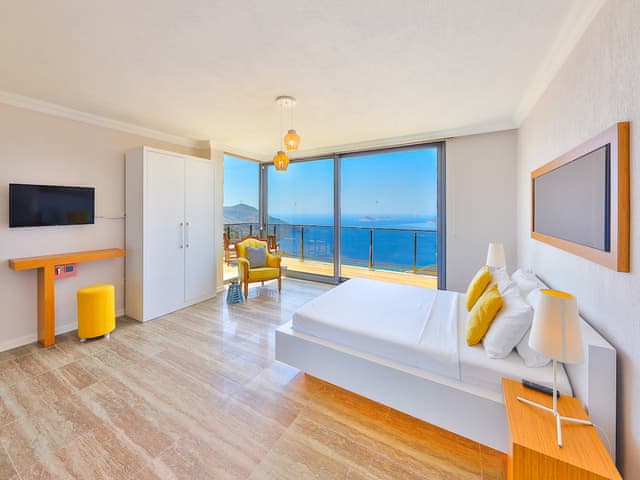 Havuzlu 3 yatak odalı Villa